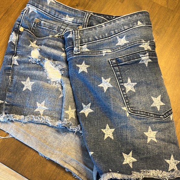 Torrid 22 Fourth of July 🇺🇸 Patriotic Star denim shorts Memorial Day Summer - Picture 4 of 6